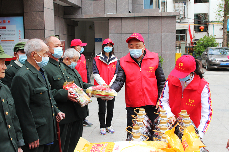 “情系雷锋月，关爱老年人”—广南公司第三团支部开展志愿服务活动2.JPG