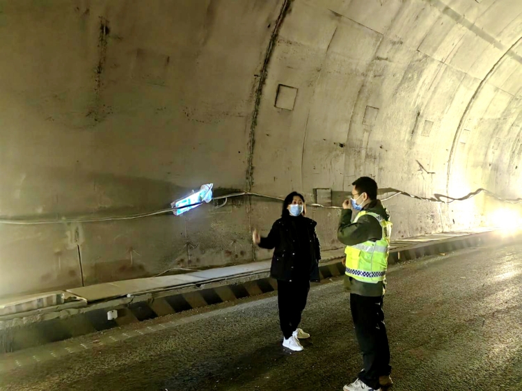 2022.12.07广南公司党委委员、副总经理彭柯娟一行到广元检查工作2.jpg