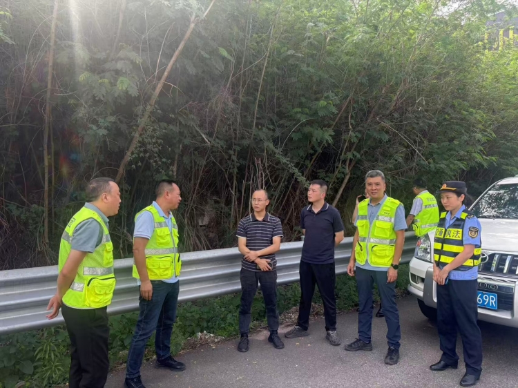 省高管局一行督导广南高速公路事故多发路段安全防范能力提升工作